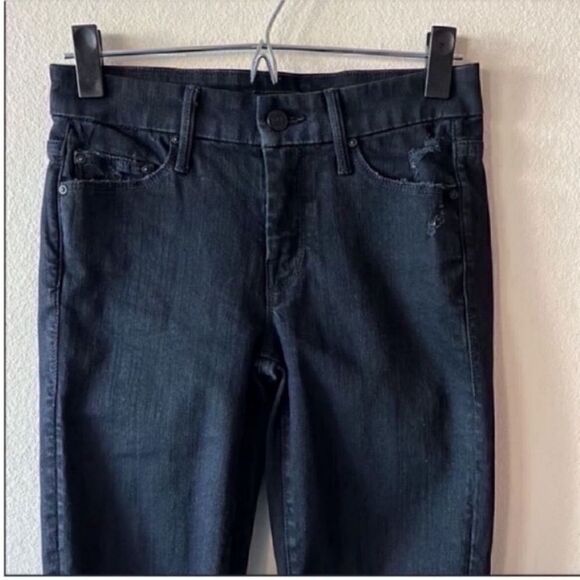 Mother Denim Looker Ankle Fray Crop Jeans in Guilty As Sin - Picture 2 of 11